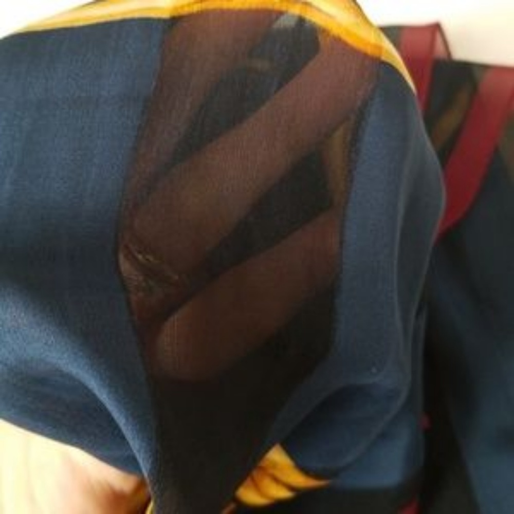100% silk neck scarf/ bag scarf -LC - Picture 3 of 5